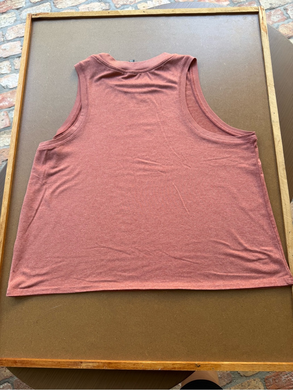 Vuori Womens Energy Tank Regular Length Size Large. Color is a faded rust. - Picture 8 of 8
